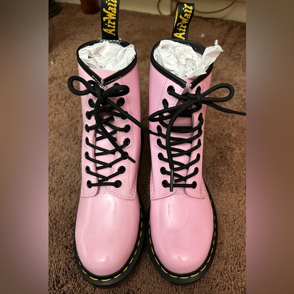 Dr Martens Pink Patent Leather Excellent Condition. Like New Sz 7 Woman’s. $drop